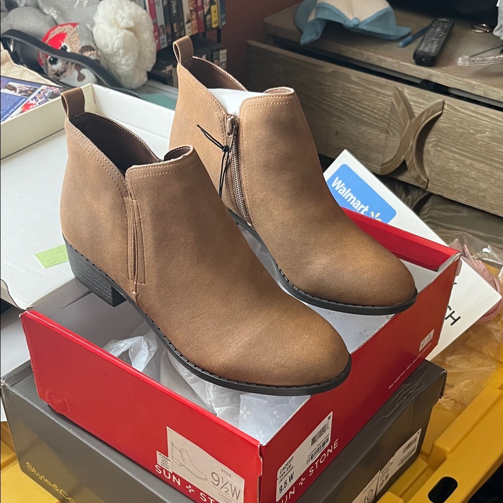 Sun + Stone Women's Brown Ankle Booties